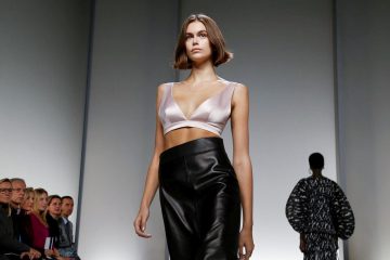 Оптический принт и асимметричные юбки: Givenchy представили весенне-летнюю коллекцию