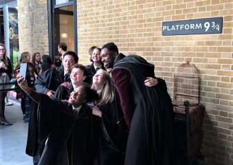 Новый учебный год: фанаты Гарри Поттера отпраздновали возвращение в Хогвартс
