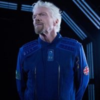 Virgin Galactic снабдит космических туристов костюмами в стиле Star Trek