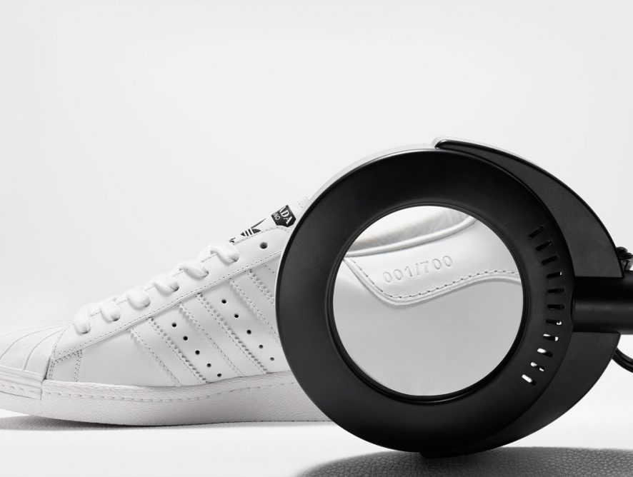Adidas и Prada показали сумку и кроссовки из совместной коллекции