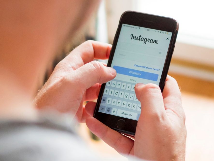 Instagram предложит пользователям подумать над словами