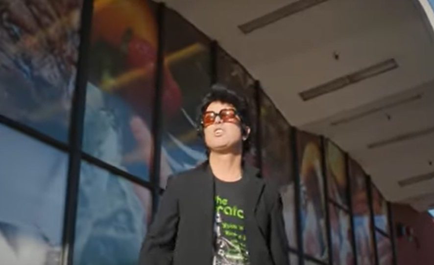 Высмеяли гаджеты: Green Day сняли клип на песню "Oh Yeah!"