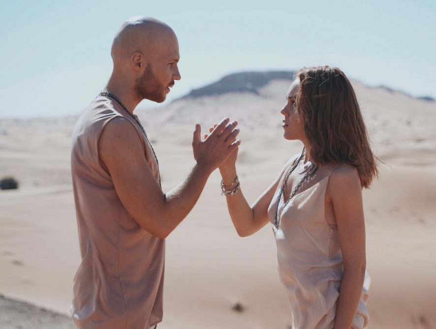 Любовь в пустыне: Alyosha & Vlad Darwin представили клип на песню "Торнадо"