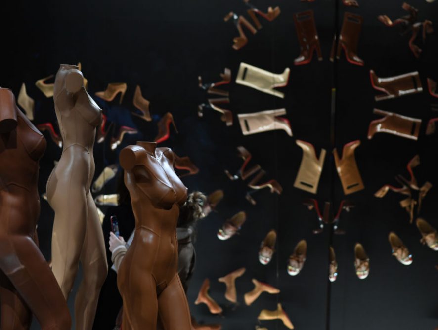 В Париже состоялось открытие юбилейной выставки Christian Louboutin