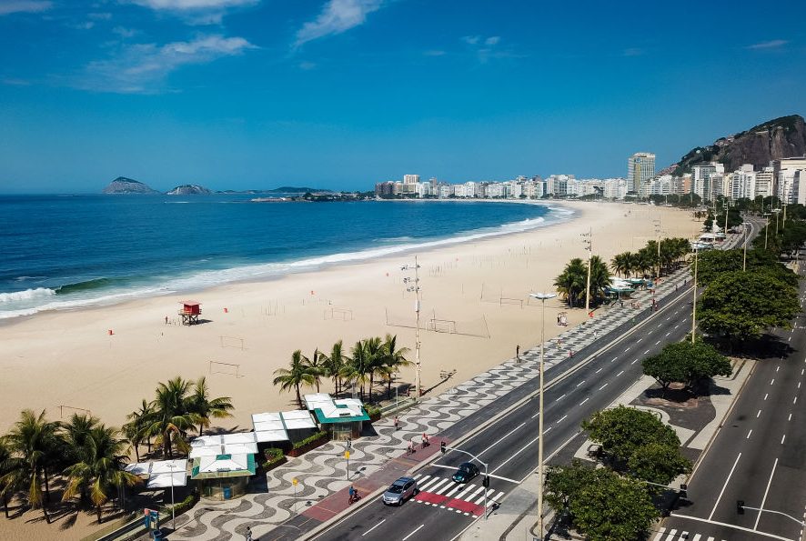 Мир на карантине: опустевшие пляжи и улицы Рио-де-Жанейро
