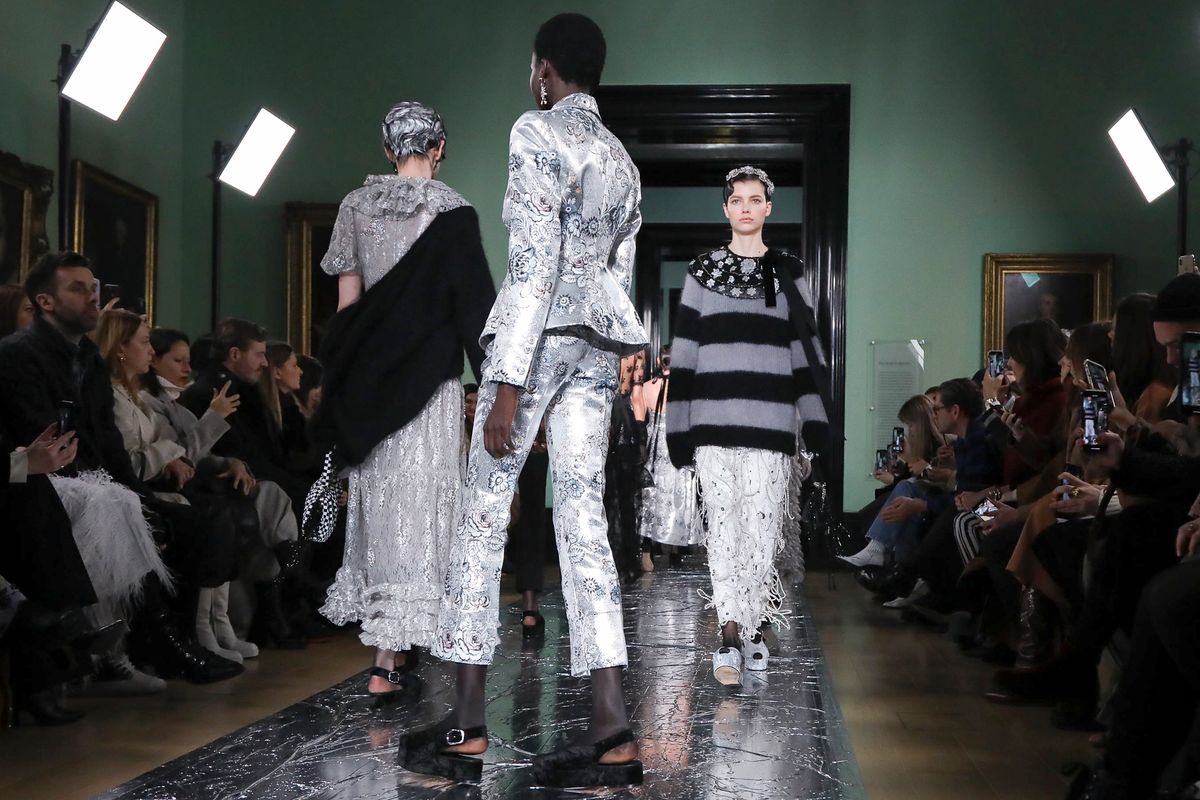 Неделя моды в Лондоне пройдет без публики и полностью онлайн