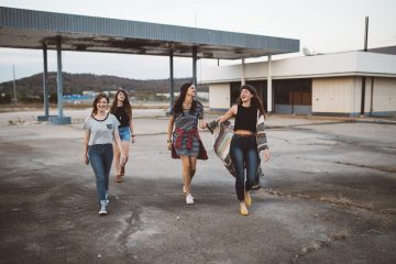 Что толкает подростков на секс в 12-15 лет: ответ секс-педагога
