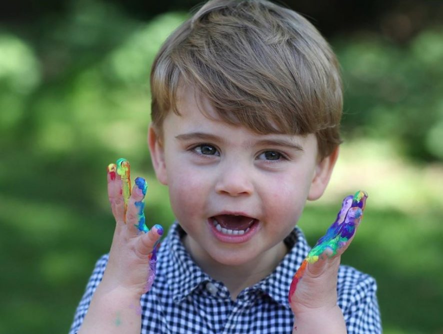 В честь дня рождения принца Луи Кейт Миддлтон поделилась милыми фото сына