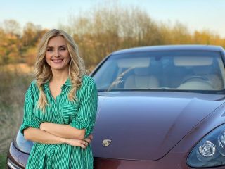 Ирина Федишин в знак благодарности подарила отцу дорогую машину