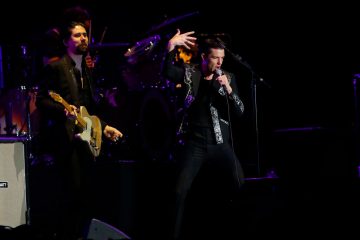 Инди-рокеры The Killers поделились кинематографичным клипом на трек "My own soul's warning"