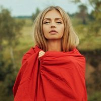 “Марионетка”: певица Яна Брилицкая презентовала авторскую песню о токсичных отношениях