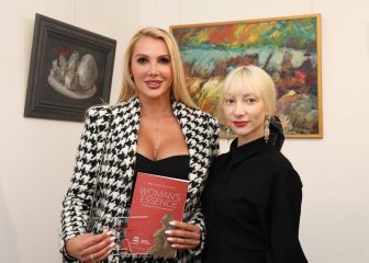 "Woman Art Award 2020": автопортрет Анны Гомоновой получил престижную награду