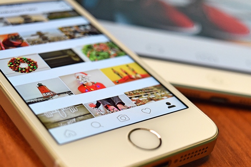 Instagram тестує можливість прикріплювати посилання в сторіз для всіх користувачів