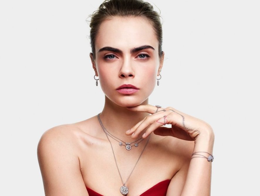 Модель Кара Делевинь стала лицом рождественской кампании Dior Joaillerie