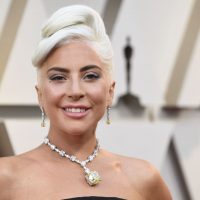 В Лас-Вегас та з доларами: Леді Гага зачарувала платтям в горошок у приватному літаку
