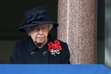 Без параду і салюту: Єлизавета II відмовилася відзначати 95-річчя