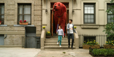 У Мережі з'явився трейлер фільму "Великий червоний пес Кліффорд" про гігантську собаку