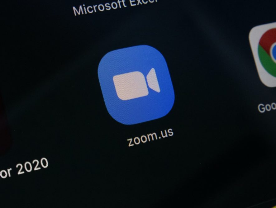 Zoom купує стартап, що розробляє машинний переклад у реальному часі