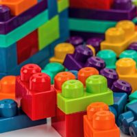 Компанія Lego планує виробляти кубики із перероблених пляшок