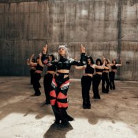 Uliana Royce представила танцювальне відео на пісню “Sayounara”