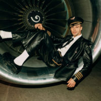 Личный Boeing и перекрытый “Борисполь”: Макс Барских представил клип-мюзикл “Just Fly”