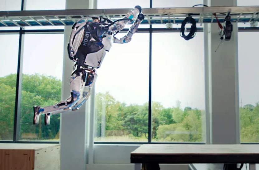 Компанія Boston Dynamics показала, як роботи моделі Atlas роблять різні гімнастичні трюки