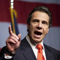 Губернатора штату Нью-Йорк звинуватили у сексуальних домаганнях