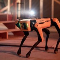 Робот Boston Dynamics станцював разом із дівчатами-черлідерами