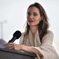 Анджеліна Джолі у Львові: голлівудську зірку зняли в одному з кафе