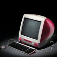 На аукціоні у якості NFT продали перший запис із “Вікі” та iMac її засновника