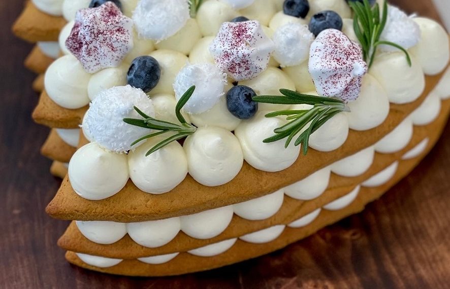 Ліза Глинська поділилася рецептом зимового торта "Ялинка"