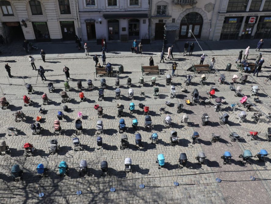 "Страшна ціна війни": у Львові провели акцію пам'яті вбитих росіянами дітей
