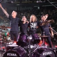 Гурт Metallica зібрав мільйон доларів для допомоги українцям