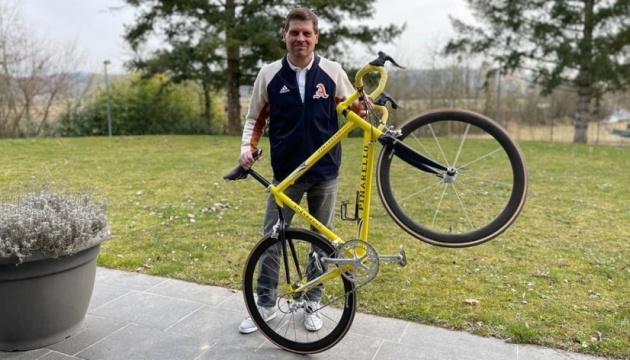 Велосипедист Ян Ульріх зібрав гроші для українських дітей