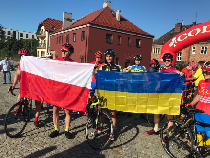 Польські рятувальники влаштували благодійний веломарафон заради колег з України
