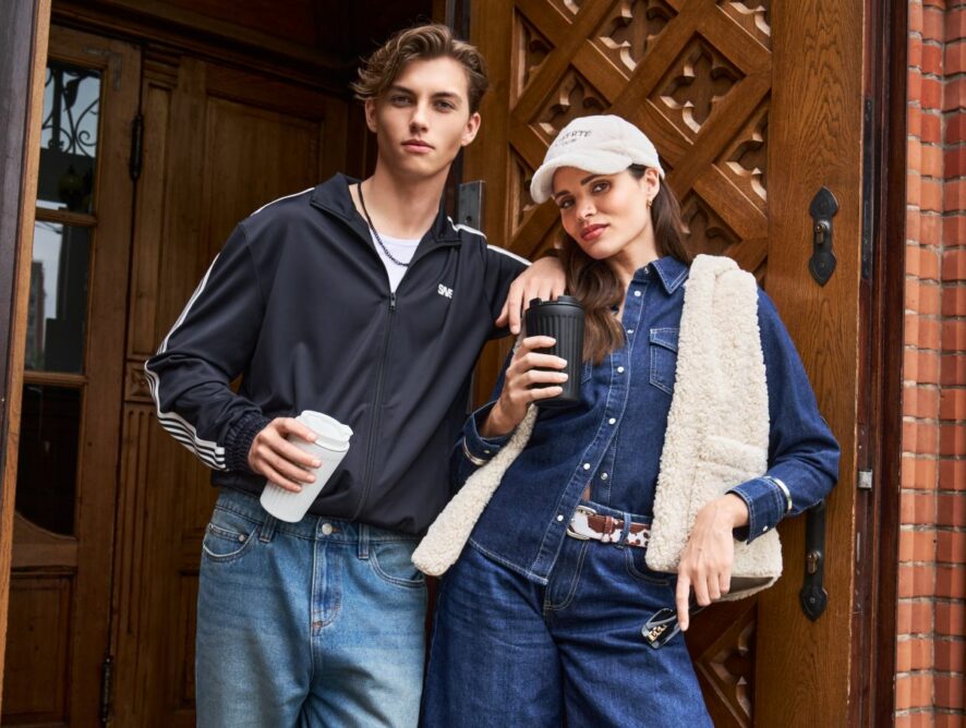 Жіночі сорочки та аксесуари – як вибрати прикраси, сумочки та взуття?